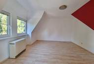 HELLE DACHGESCHOSSWOHNUNG MIT GARTENMITBENÜTZUNG