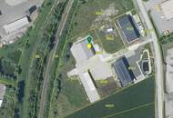 Halle mit 11 Lagerboxen und 4 Container am Hatric 157 zu verkaufen