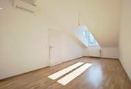 KLIMATISIERTE, SANIERTE 2-ZIMMER DG WOHNUNG