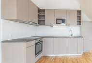 / 2 ZIMMER / U-BAHN NÄHE / BALKON / DACHGESCHOSS / MODERNE AUSSTATTUNG / VERFÜGBAR AB SOFORT