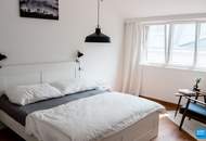 Komplett möblierte Dachgeschosswohnung mit Terrasse