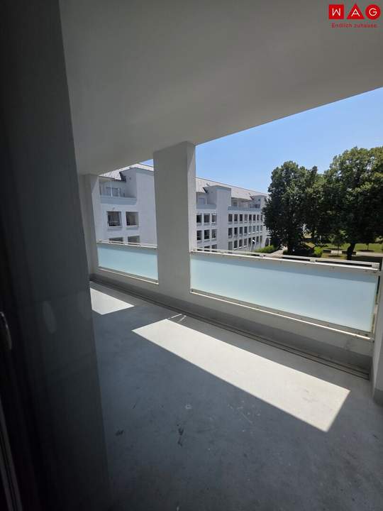 Wohnen mit viel Freiraum: 3 Zimmer, große Loggia -12,5 m² mit Lift in Linz/Bindermichl! AB SOFORT VEFÜGBAR!