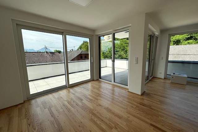 TOP Penthouse mit GROSSER Dachterrasse, moderne Küche, ZWEI Tiefgaragenplätze!, Wohnung-miete, 1.050,00,€, 4655 Gmunden