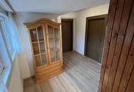 Ruhige Mietwohnung mit zusätzlichem Zimmer im Dachgeschoß und Stellplatz in der Doppelgarage