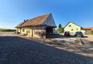 Altes Bauernhaus mit weiterem Bürocontainer im Bauland samt angrenzender Freilandfläche in guter Lage!