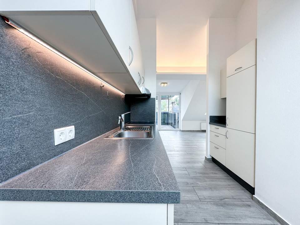 Moderne Dachgeschosswohnung mit 2 Zimmern & sonnigem Balkon nahe der Mur in Graz-Lend