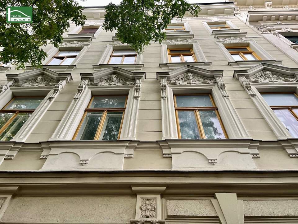 GÜNSTIGES PAKET MIT 2 WOHNUNGEN FÜR ANLEGER UND EIGENNUTZER! RENOVIERUNGSBEDÜRFTIG. EINE WOHNUNG LEERSTEHEND. EINE WOHNUNG UNBEFRISTET VERMIETET!