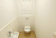 HÜGELGASSE | großzügige 2 Zimmer Wohnung | Loggia &amp; Terrasse | Garagenstellplatz | Villenviertel von Bad Vöslau