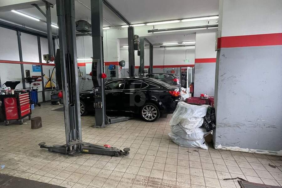 MODERNE KFZ WERKSTATT MIT TOP LAGE UND GROßEN ERWEITERUNGSPOTENTIAL, Gewerbeobjekt-miete, 6.640,80,€, 1210 Wien 21., Floridsdorf