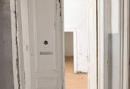 Charmante 2-Zimmer-Altbauwohnung mit Potenzial in zentraler Ruhelage