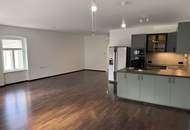 Klimatisierte Altbauwohnung mit großzügigem Wohnbereich, Tischlerküche und Terrasse in Maria Lanzendorf