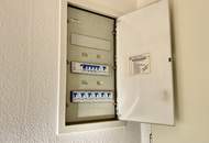 Neuer Preis! Gute DG Wohnung, 50m² bei LKH, Balkon & großer Keller mit ca. 14m², kein Lift (Kfz-Stellplatz zusätzlich). - WOHNTRAUM