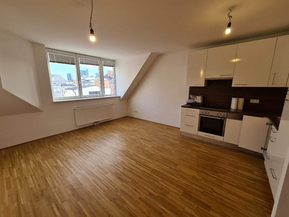 3-Zimmer-Dachgeschoss-Maisonette mit Loggia/Terrasse - nahe zum Bahnhof Meidling!