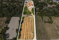 "Großzügiges Grundstück mit Pferdehof und sanierungsbedürftigem Haus – nur Minuten von Wien entfernt"