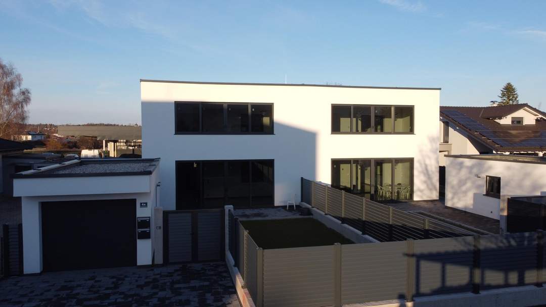 Großzügige Linke Seite Doppelhaushälfte 4a mit 2 Wohnungen in sonniger Ruhelage!