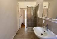 Anlegerwohnung! Schöne helle, neu sanierte 3-Zimmer Wohnung in der Friedhofgasse 9