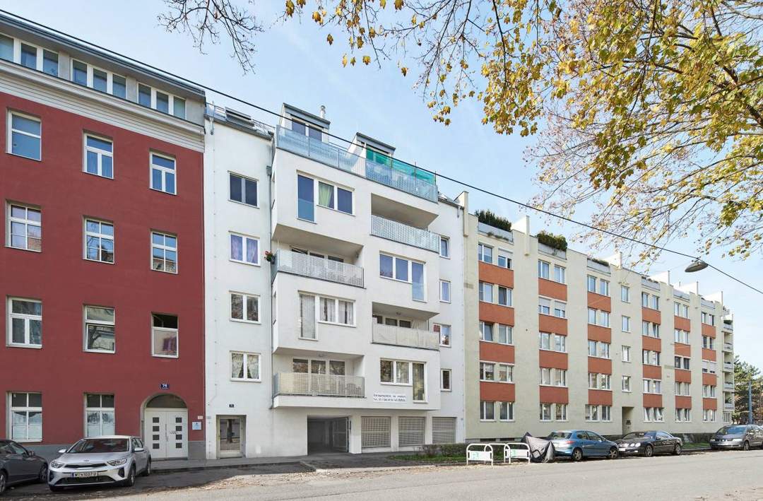 1 Zimmer in einer Wohngemeinschaft frei! Termine telefonisch mit deiner neuen Mitbewohnerin!