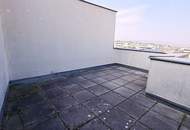 TOPGELEGENHEIT, Fernblick, 61 m2 Dachgeschoß mit 48 m2 Terrasse, Wohnküche, 1 Zimmer, Wannenbad, Parketten, Holbeingasse