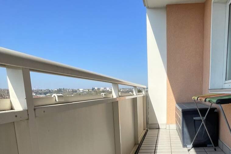 Unbezahlbare Aussicht zu bezahlbaren Preisen - einzigartige Lage im obersten Stockwerk! Gemütliche Loggia, praktischer Abstellraum und modernes Badezimmer mit höchstem Wohnkomfort inklusive!, Wohnung-miete, 580,22,€, 4400 Steyr(Stadt)