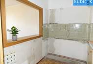 Zentral begehbare 2 Zimmerwohnung mit verglastem Loggiaverbau zwischen U3 &amp; U6