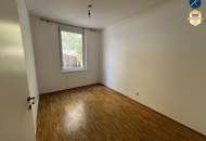 neuwertige 2-Zimmer-Wohnung mit Garten und Pkw-Stellplatz