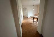 Sanierungsbedürftiges Haus auf großem Grundstück! Erwecken Sie es aus dem Dornröschenschlaf!