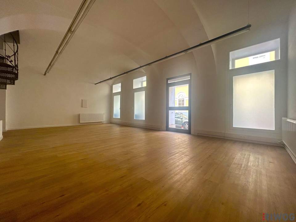Büro Nähe U4 Stadtpark *** straßenseitiger Zugang *** zwischen Heumarkt und Wien Mitte Shopping Center