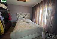 RUHIGES WOHNEN AM WASSER! Bungalow mit Blick ins Grüne mit direktem Badezugang! Erholung pur! Möbliert!