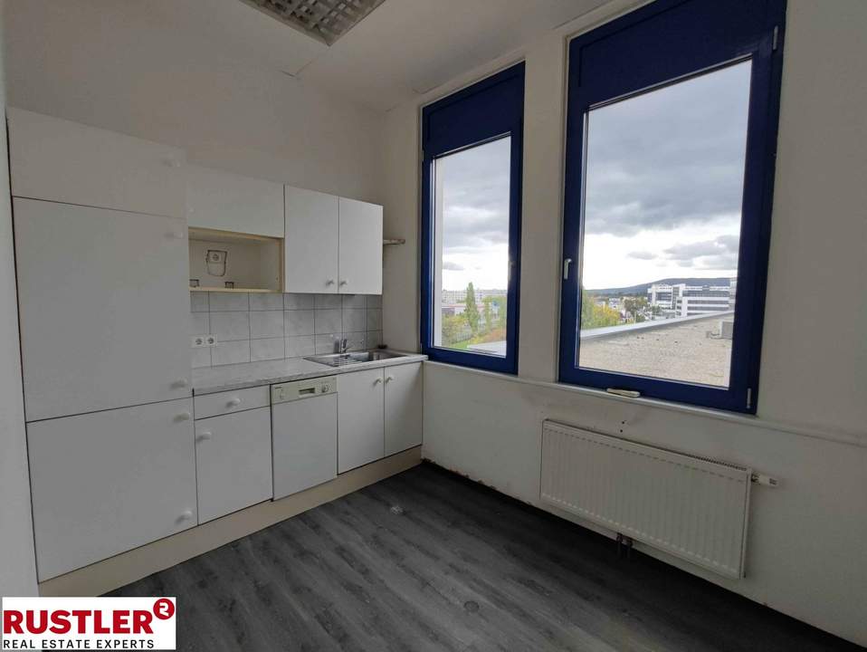 Bürofläche mit Rundumblick im 23. Bezirk