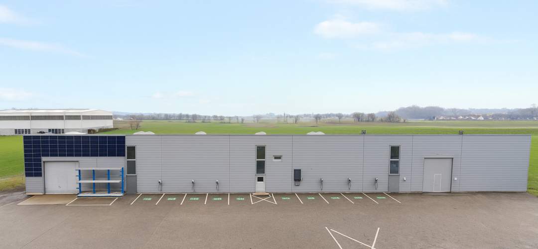 885 m2 Kalthalle mit Hochregalen und Büroeinheit * Miete netto 4,50/m2 *