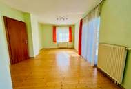 Schönes Einfamilienhaus mit großzügigem Grundstück und Nebengebäude