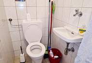 FAMILIENHIT MIT POTENTIAL, 113 m2 Neubau mit Loggia, 4 Zimmer, Küche, 2 Bäder, teilmöbliert, 3. Liftstock, Enkplatz