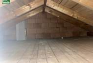 Neubau BJ 2009, Mehrfamilienhaus mit 2 bis 4 Wohnungen (über je 90m² ), einem Büro im EG mit 3,20 Raumhöhe, voll unterkellert mit FB-Heizung und RH von 2,85 Meter. Aufstockung & Zubau möglich!