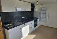 Renovierte 2-Zimmer-Wohnung mit neuer Küche und schöner Bergsicht