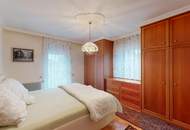 Familienhaus mit Pool, 4 Garagen und Nebenflächen