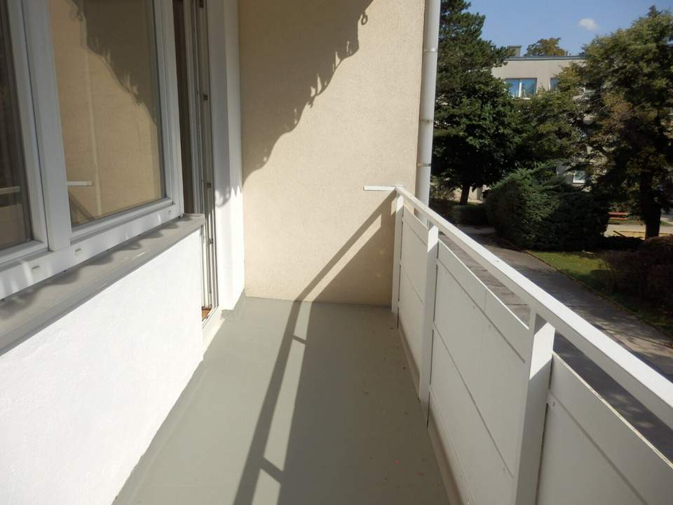 Sehr sympathische 3 Zimmer LOGGIA-Neubauwohnung im Grünen !!