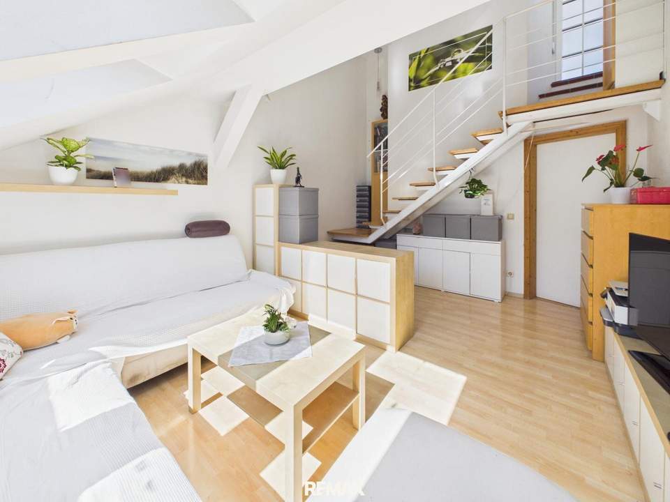 Helle Maisonettewohnung mit großer Dachterrasse in Kaisermühlen