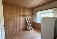 Sacherl auf weitläufigem, landwirtschaftlichem Grundstück