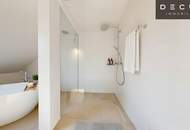 | EXKLUSIVE & LICHTDURCHFLUTETE DACHGESCHOSS - MAISONETTE - WOHNUNG MIT BLICK AUF DEN SCHLOSSBERG | PRIVATER LIFTZUGANG | 2 TERRASSEN | TOP LAGE