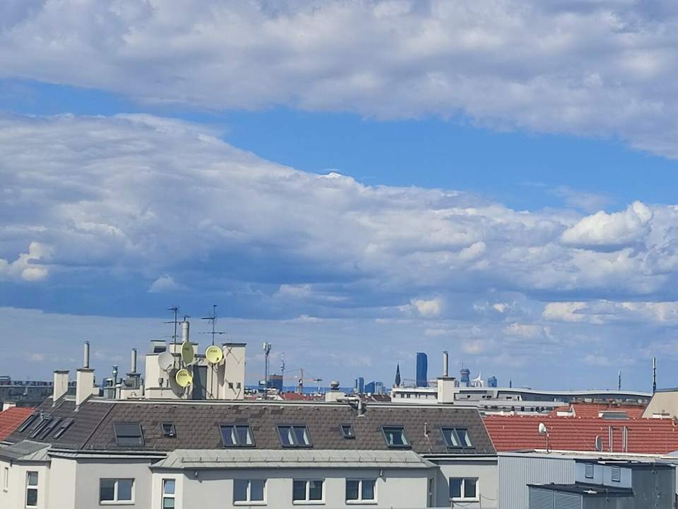 BIETERVERFSAHREN Neu renoviert Loggia-Eigentum mit beeindruckender Dachterrasse