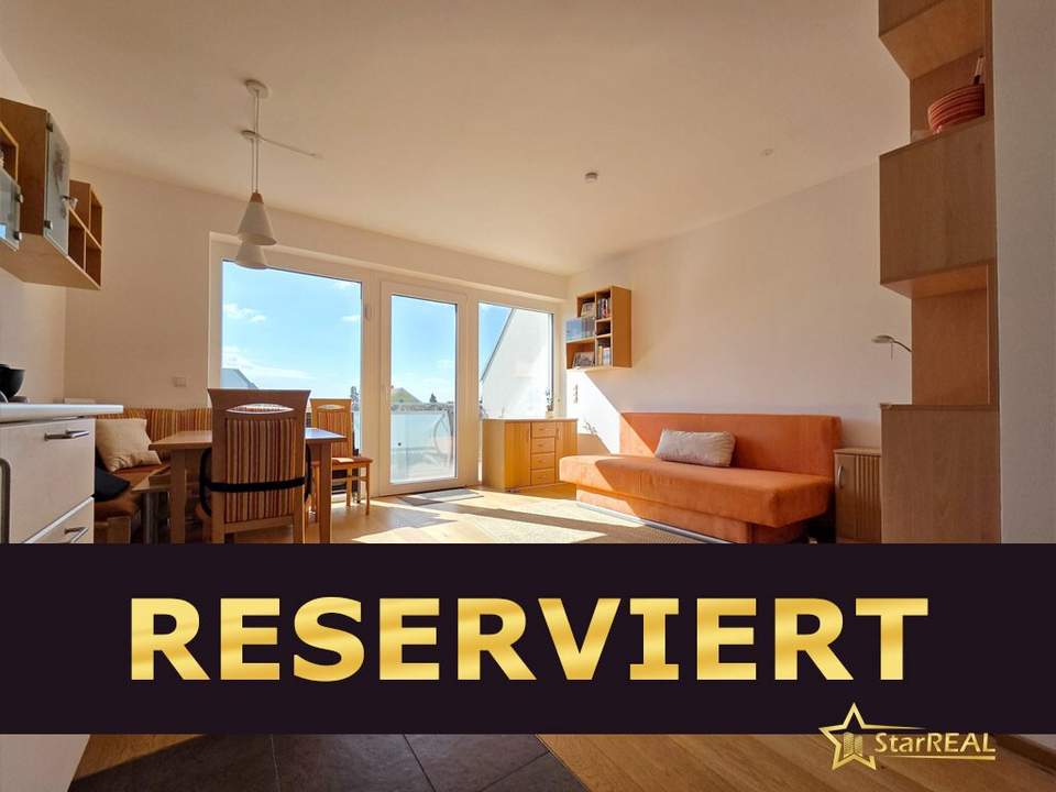 RESERVIERT. SENSATIONSPREIS! LICHTDURCHFLUTETE DACHGESCHOSSWOHNUNG MIT TERRASSE, TIEFGARAGENPLATZ & PERFEKTEM GRUNDRISS – NUR 400 METER BIS WIEN!
