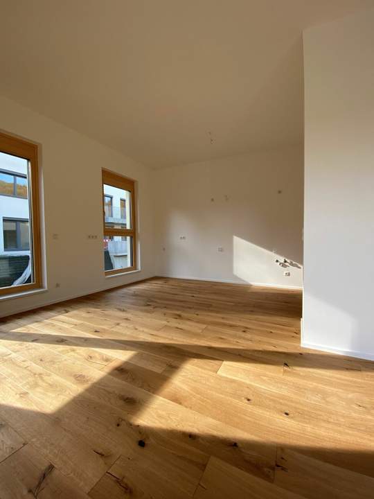 ZU VERMIETEN! helle, großzügige 2 Zimmer Wohnung mit Terrasse _T25_KALEU!