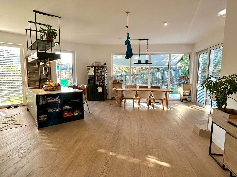 FAMILIENIDYLLE: GARTEN, POOL, DACHTERRASSE & RUHELAGE