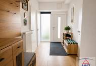 Neuwertige 2-Zimmer-Wohnung mit großer Terrasse und eigenem Eingang in St. Georgen im Attergau!