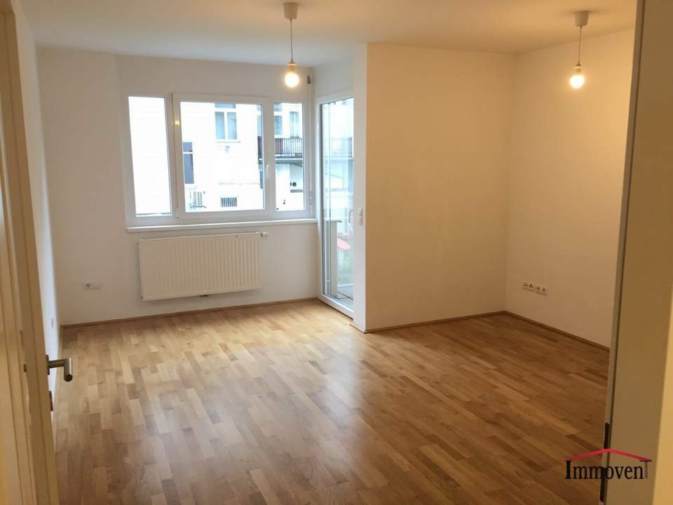 Nette 2-Zimmerwohnung mit Balkon in begrünter Innenhofruhelage (Mietbeginn nach Vereinbarung 1/2026 oder 2/2026)