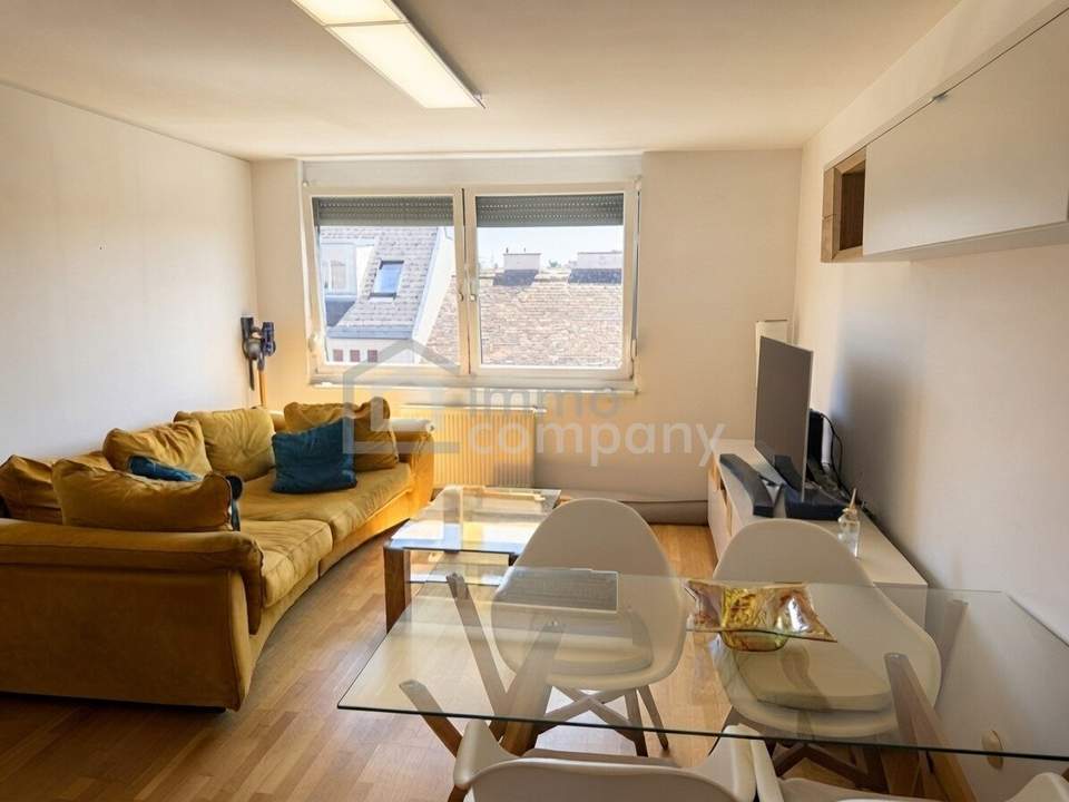 54 m² Modernes Möblierte Dachgeschosswohnung mit Stadtblick, lift und eigene Stellplatz in 1020, Wien!