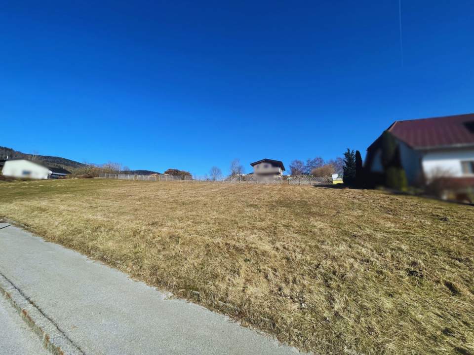 Attraktives Baugrundstück mit Westhanglage