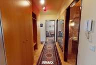Komplett hof- und südseitige 3-Zimmer-Loggia-Wohnung im 4. Liftstock nahe Aumannplatz