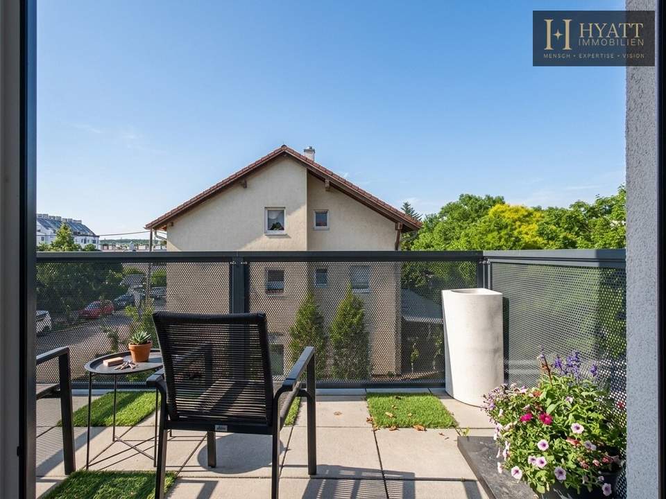 Exklusive Neubauwohnung mit großer Terrasse, Balkon &amp; Garage