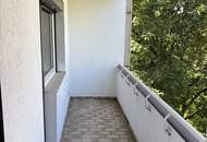 Großzügige geschnittene 2-Zimmer-Wohnung zum wohlfühlen mit herrlicher Loggia ins Grüne!